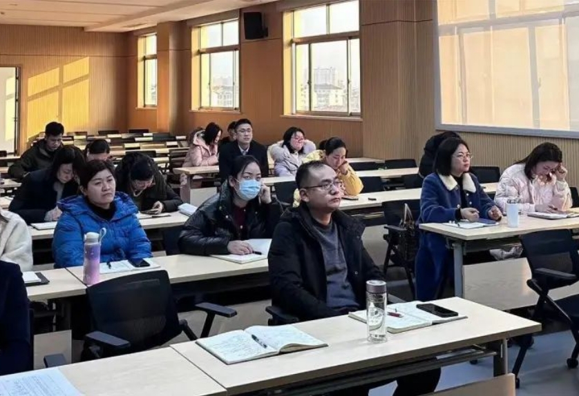 謀發(fā)展、促合作，中國(guó)移動(dòng)集團(tuán)揚(yáng)中分公司牽手